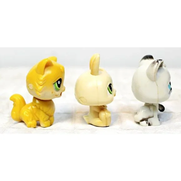 2005 Hasbro Littlest Pet Shop Magic Motion Moving Tongues 2 Cats 1 Bunny Retired